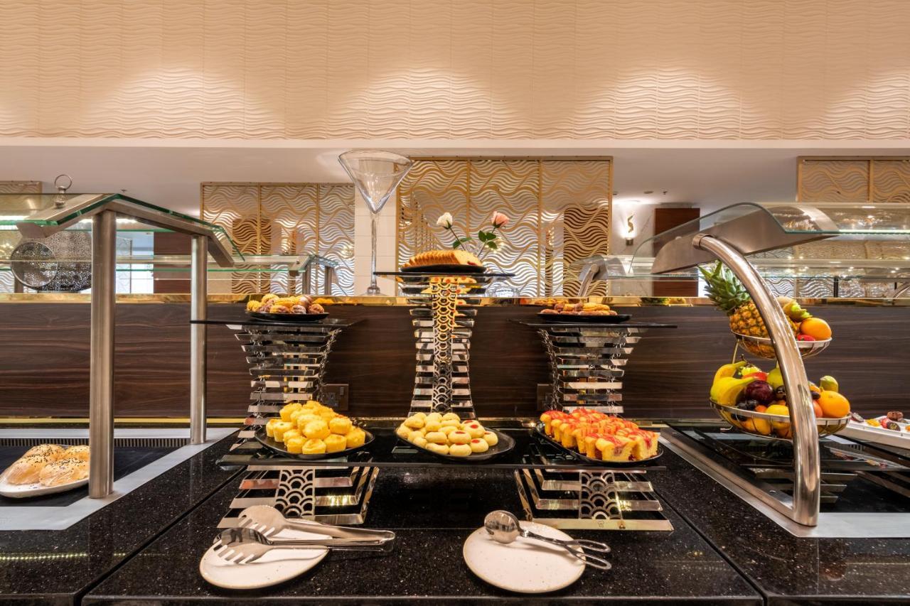 Nivel Hotel Abha 海米斯穆谢特 外观 照片 A buffet at a hotel